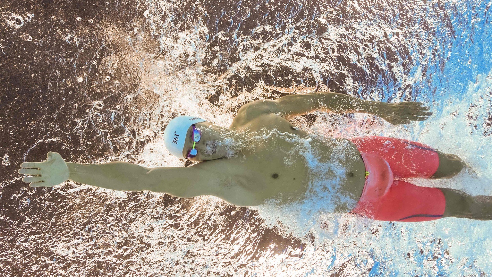 欧冠新赛季：巴黎生死战击败纽卡斯尔 姆巴佩点球+世界波拯救大巴黎